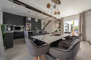 Contemporary Villa Retreat with Pool near Nin