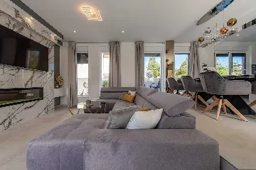 Contemporary Villa Retreat with Pool near Nin