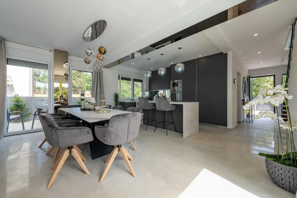 Contemporary Villa Retreat with Pool near Nin