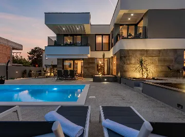 Contemporary Villa Retreat with Pool near Nin