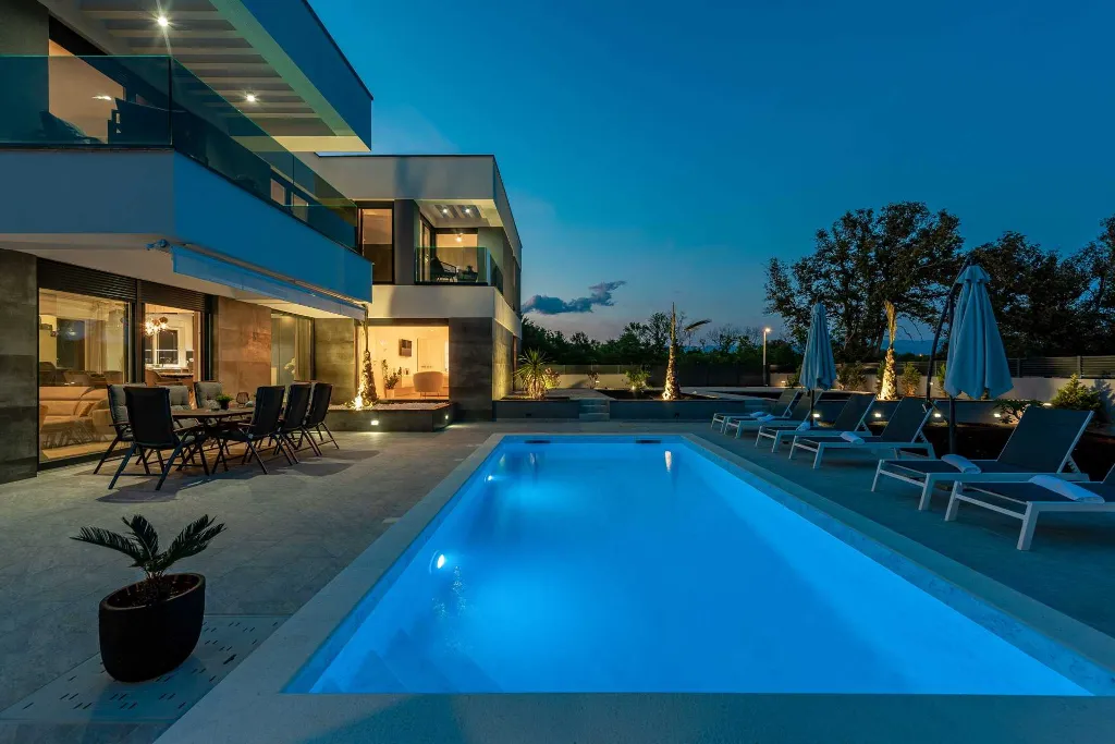 Contemporary Villa Retreat with Pool near Nin