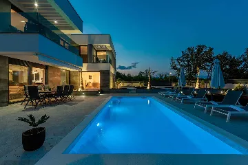 Contemporary Villa Retreat with Pool near Nin
