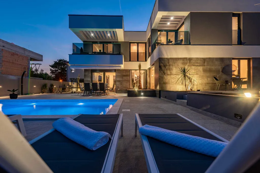 Contemporary Villa Retreat with Pool near Nin