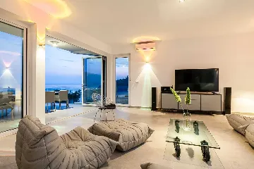Contemporary Seafront Villa with Pool in Vela Luka