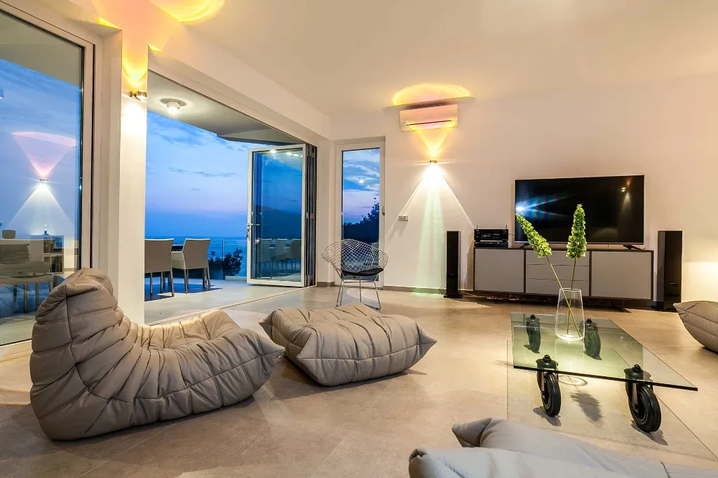 Contemporary Seafront Villa with Pool in Vela Luka