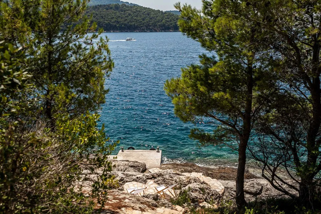 Contemporary Seafront Villa with Pool in Vela Luka