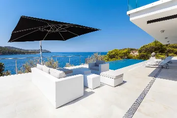 Contemporary Seafront Villa with Pool in Vela Luka