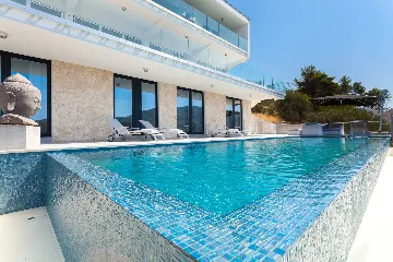 Contemporary Seafront Villa with Pool in Vela Luka