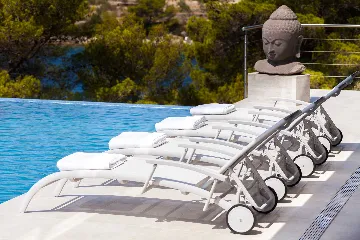 Contemporary Seafront Villa with Pool in Vela Luka