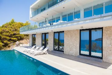 Contemporary Seafront Villa with Pool in Vela Luka