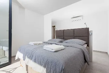 Contemporary Seafront Villa with Pool in Vela Luka