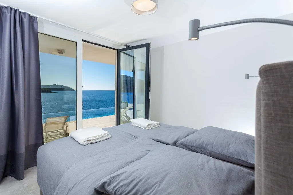 Contemporary Seafront Villa with Pool in Vela Luka