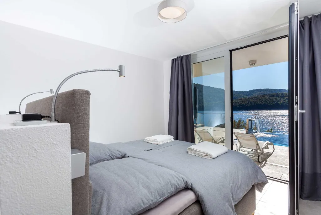 Contemporary Seafront Villa with Pool in Vela Luka