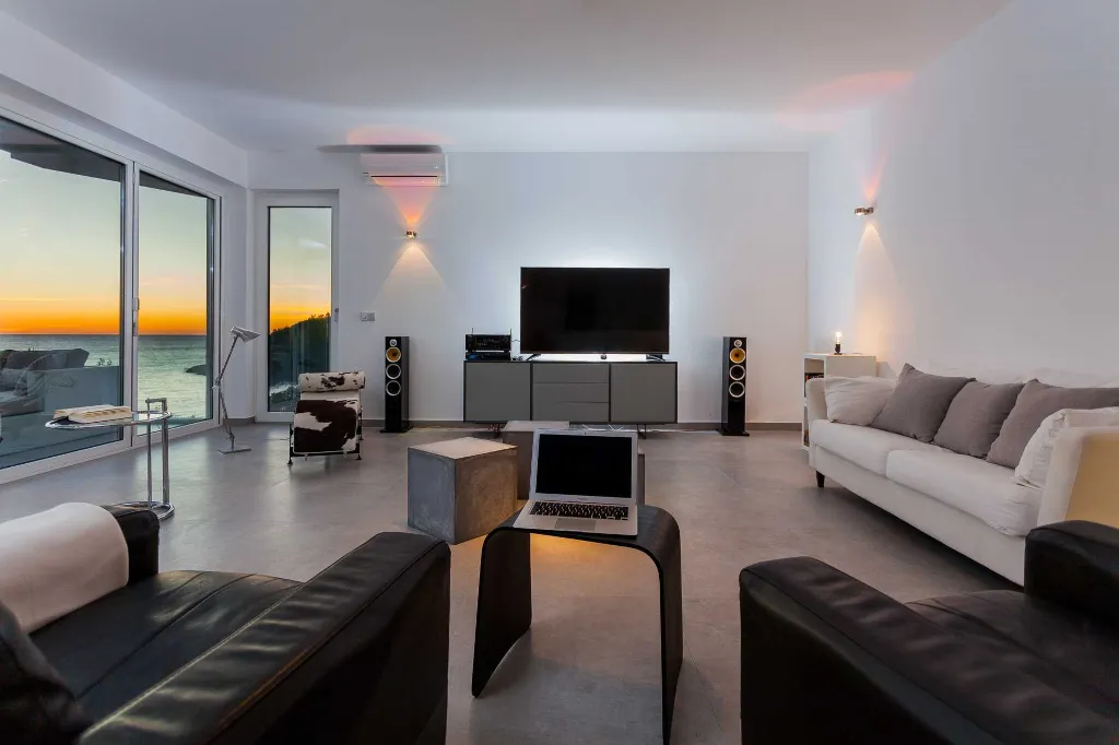 Contemporary Seafront Villa with Pool in Vela Luka