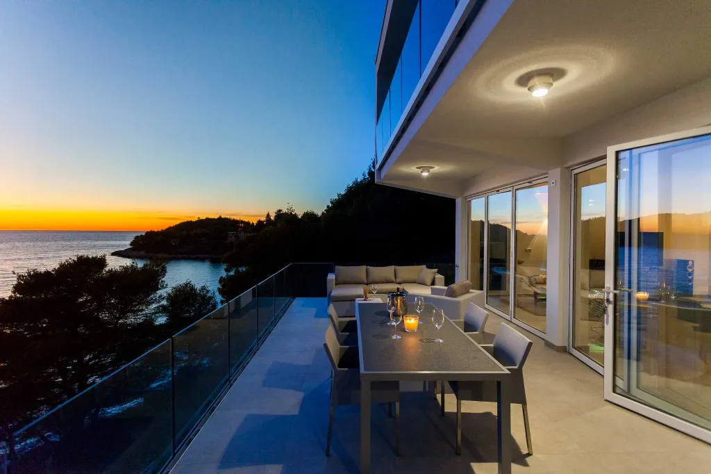 Contemporary Seafront Villa with Pool in Vela Luka