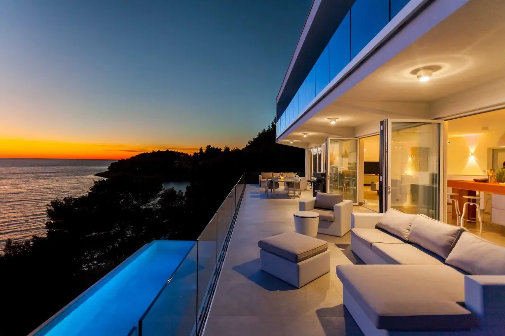 Contemporary Seafront Villa with Pool in Vela Luka