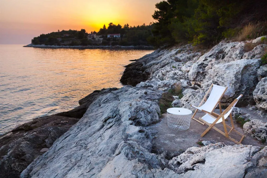 Contemporary Seafront Villa with Pool in Vela Luka