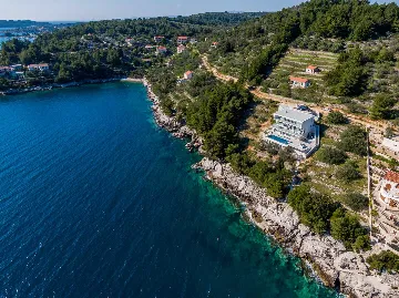 Contemporary Seafront Villa with Pool in Vela Luka