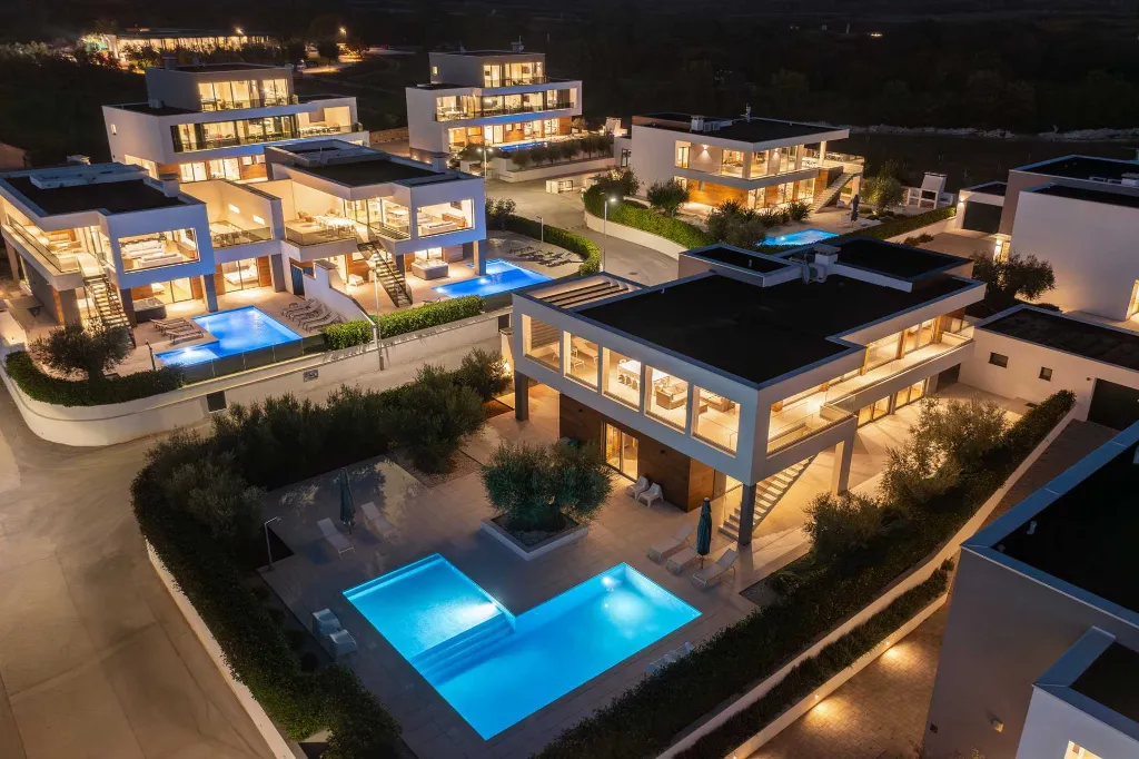 Spacious Villa with Pool and Sauna near Pula