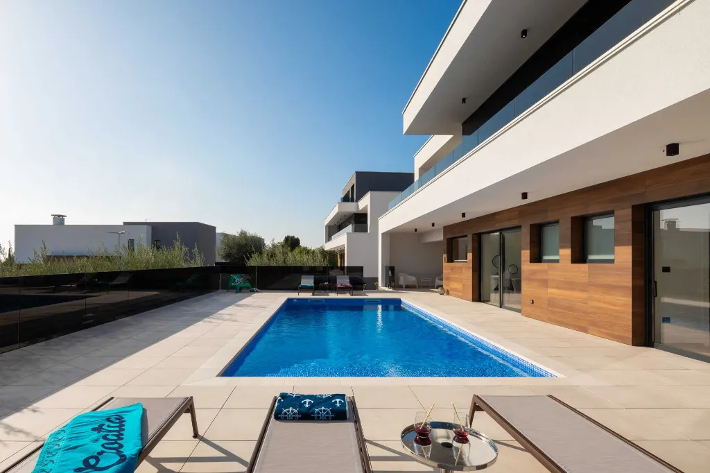 Spacious Villa with Pool and Sauna near Pula