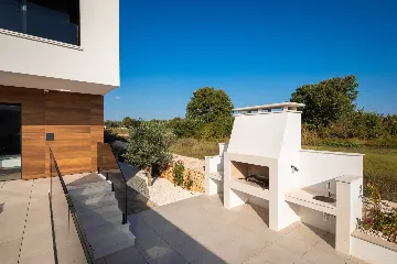 Spacious Villa with Pool and Sauna near Pula