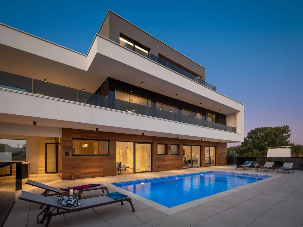 Spacious Villa with Pool and Sauna near Pula