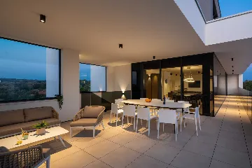 Spacious Villa with Pool and Sauna near Pula