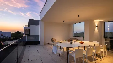 Spacious Villa with Pool and Sauna near Pula