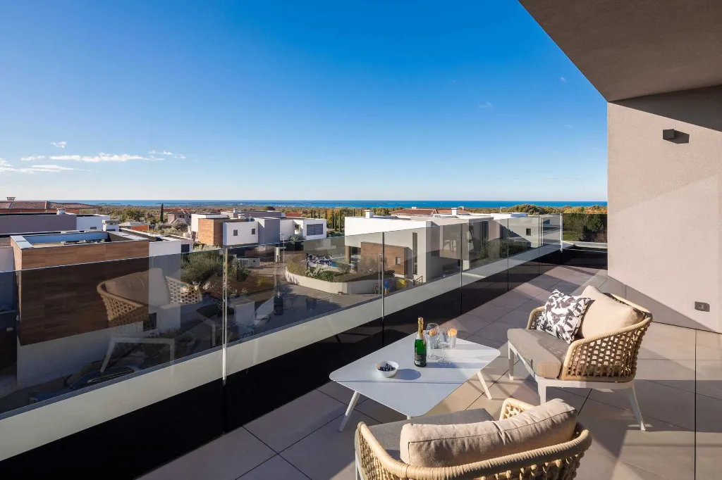 Spacious Villa with Pool and Sauna near Pula