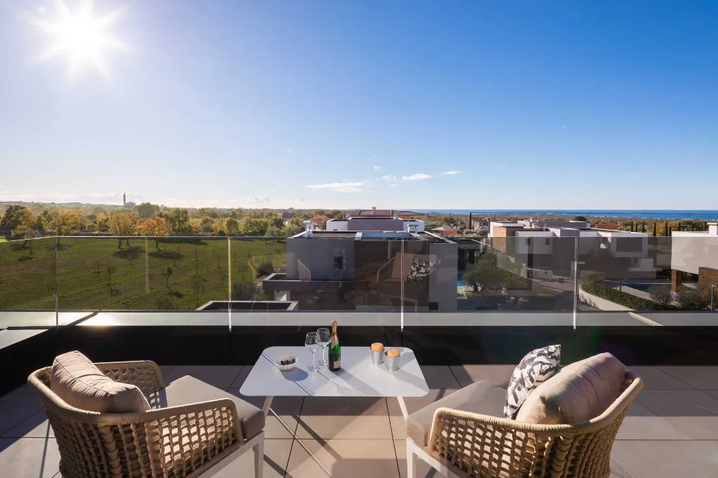 Spacious Villa with Pool and Sauna near Pula