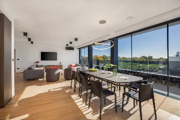 Spacious Villa with Pool and Sauna near Pula