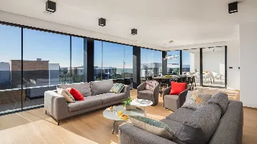 Spacious Villa with Pool and Sauna near Pula