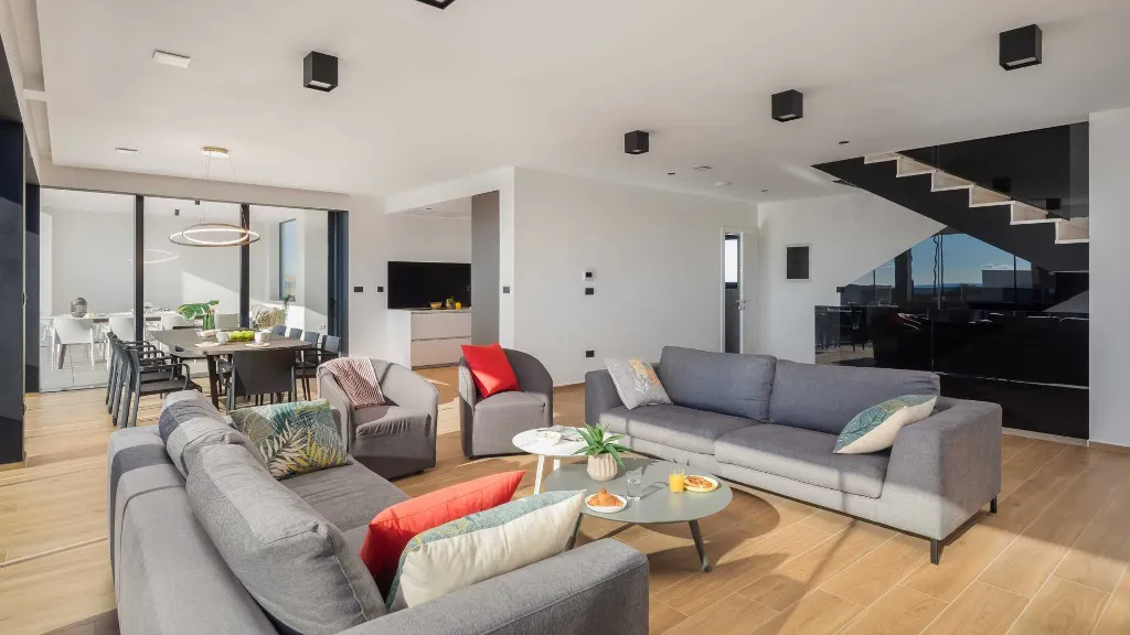 Spacious Villa with Pool and Sauna near Pula