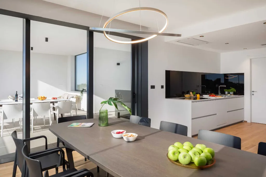 Spacious Villa with Pool and Sauna near Pula