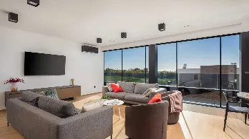 Spacious Villa with Pool and Sauna near Pula