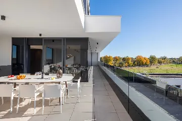 Spacious Villa with Pool and Sauna near Pula