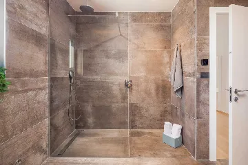 Spacious Villa with Pool and Sauna near Pula