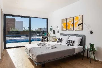 Spacious Villa with Pool and Sauna near Pula