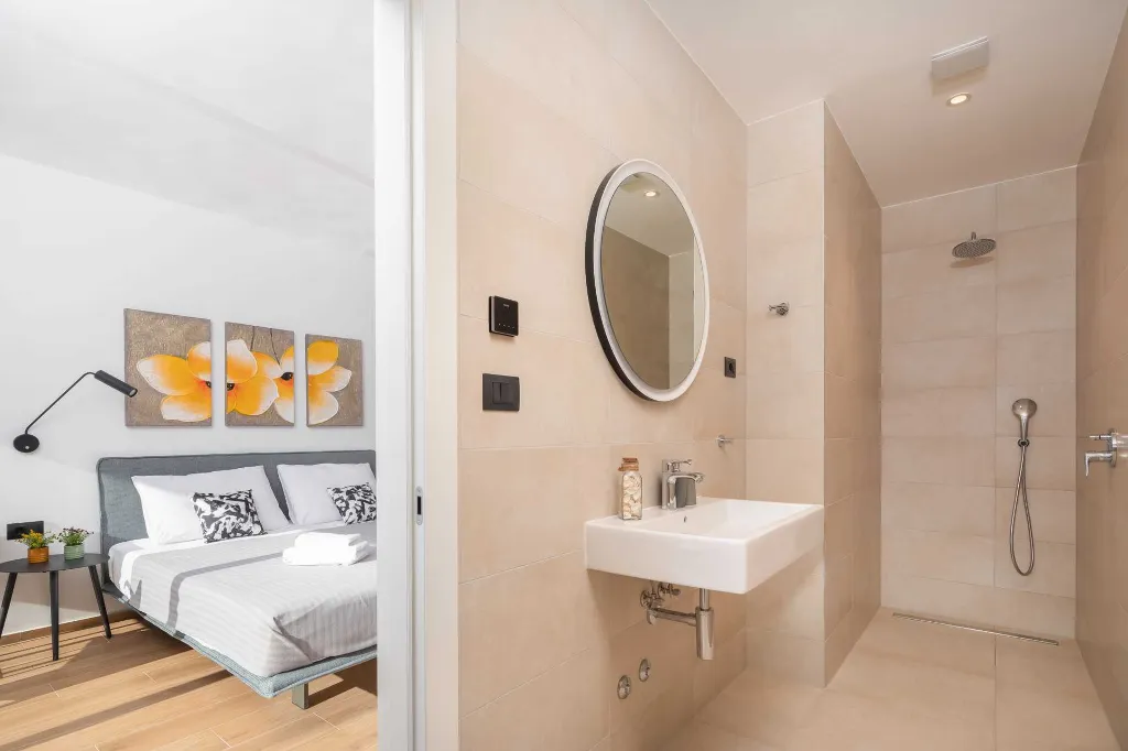 Spacious Villa with Pool and Sauna near Pula