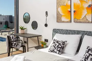 Spacious Villa with Pool and Sauna near Pula