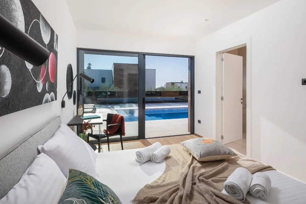 Spacious Villa with Pool and Sauna near Pula