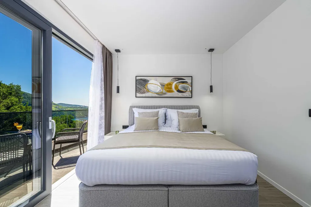 Modern 5-Bedroom Villa With Pool in Plat, Croatia