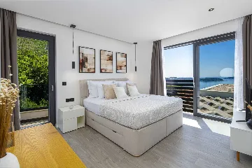 Modern 5-Bedroom Villa With Pool in Plat, Croatia