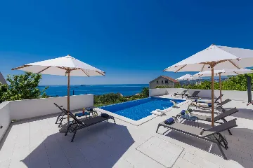 Modern 5-Bedroom Villa With Pool in Plat, Croatia