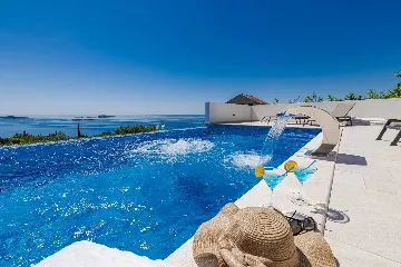 Modern 5-Bedroom Villa With Pool in Plat, Croatia