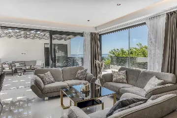 Modern 5-Bedroom Villa With Pool in Plat, Croatia