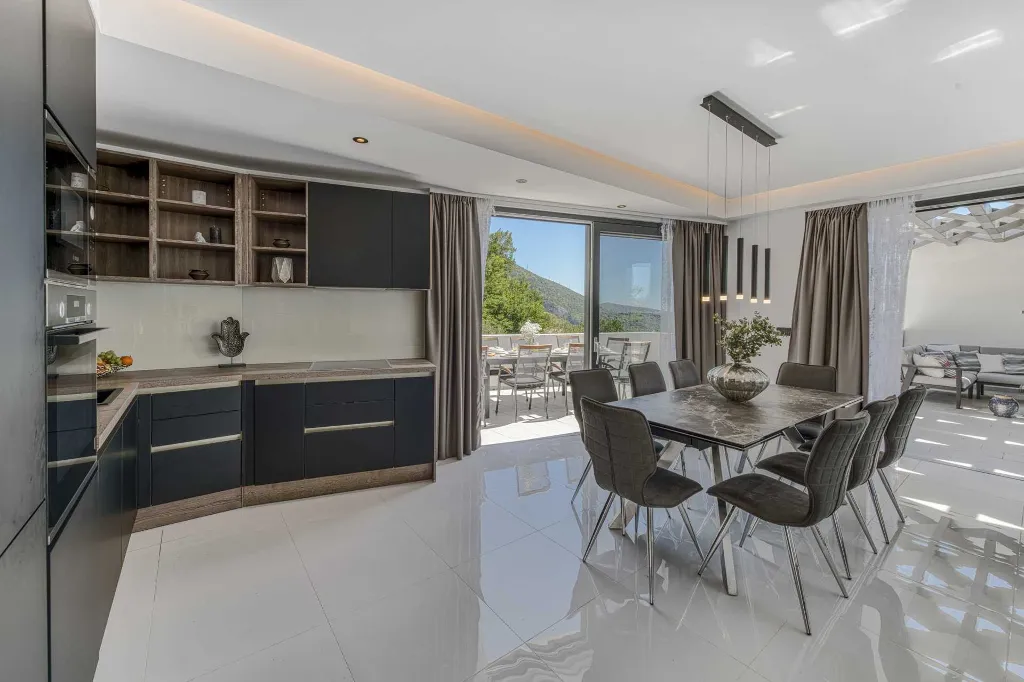Modern 5-Bedroom Villa With Pool in Plat, Croatia