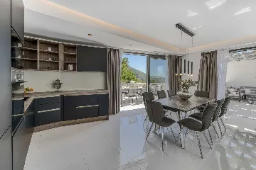 Modern 5-Bedroom Villa With Pool in Plat, Croatia