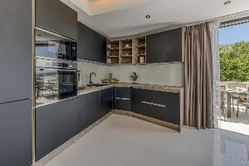 Modern 5-Bedroom Villa With Pool in Plat, Croatia