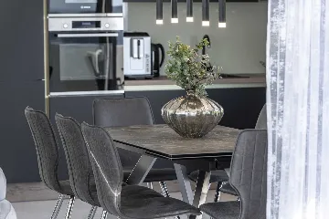 Modern 5-Bedroom Villa With Pool in Plat, Croatia